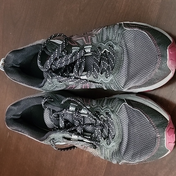 ASICS Gel-Venture 7 Trail Running Shoes Women’s Size 9 Black Burgundy (I) - Picture 1 of 7